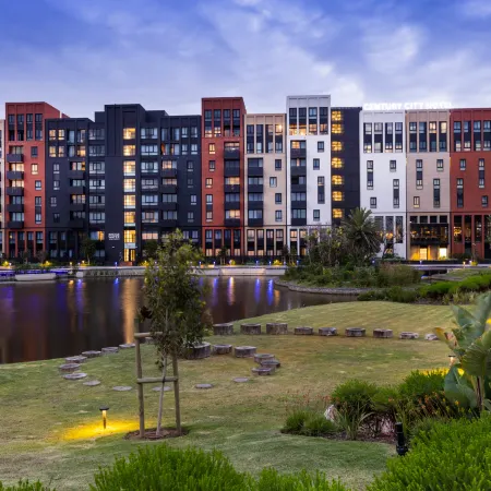 Century City Hotel Bridgewater Отели рядом с достопримечательностью «Торговый центр N1 City»