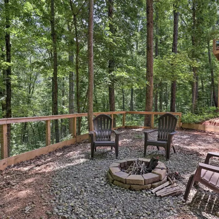 Smoky Mountains Leicester Home w/ Deck!