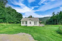 Hawley Home w/ Deck: 4 Mi to Berkshire East Resort - parking