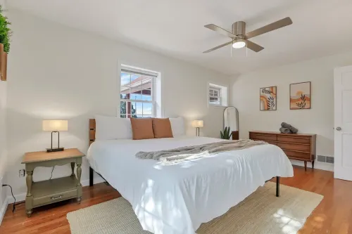 Pickle Hill - pool, pickleball court, sauna, near Hocking Hills, sleeps 10! Các khách sạn ở Xã Falls