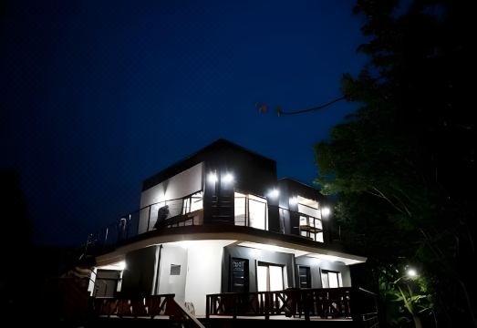 펜션 근처 계곡 풍경