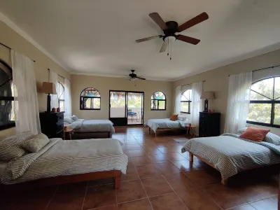 Villa Lunas de Mar, Secret Spot in Pescadero, Sleeps 10, 4 Bdrms, Pool