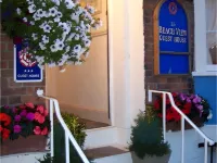 Beach View Guesthouse - Homestays