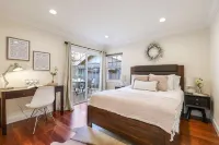 Gorgeous entire house in a Safe & Quiet Neighborhood (SFO/SF/Bart) 鄰近Trader Joe's的酒店