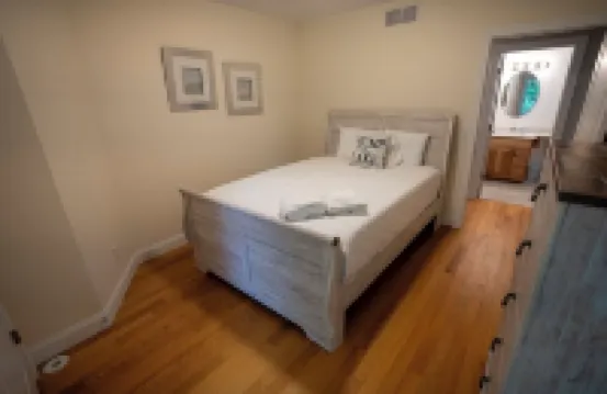 #5 Lake Front Condo - Hamlin Lake, Ludington, MI - 10 Guests