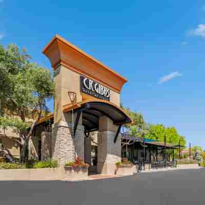 Best Western Plus Hilltop Inn Hotel Exterior
