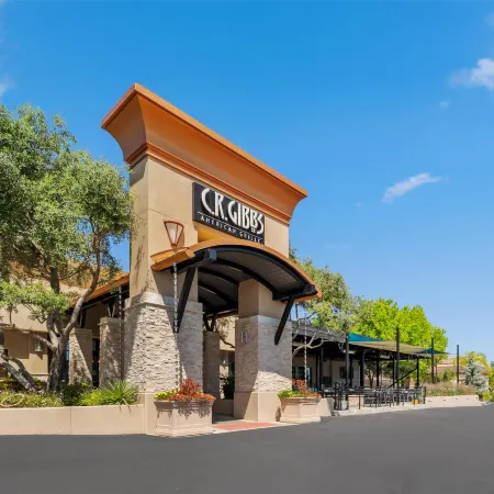 Best Western Plus Hilltop Inn