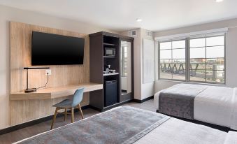 ClubHouse Hotel & Suites Rapid City