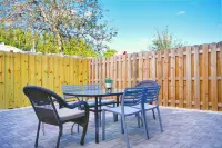Prime Townhouses Near Design District - Villas