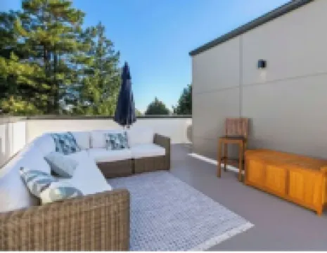 Luxury Alki Beach Townhome w/ Large Private Rooftop & Amazing Views!