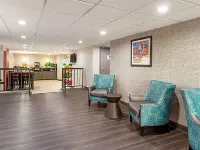 Farragut Inn & Suites