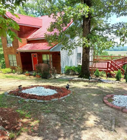 Escape to Tranquility: Scenic Tennessee River Cabin Retreat