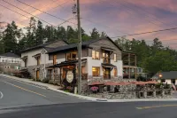 6 Br Luxury Home on Main Street in Downtown Blowing Rock + Hot Tub!