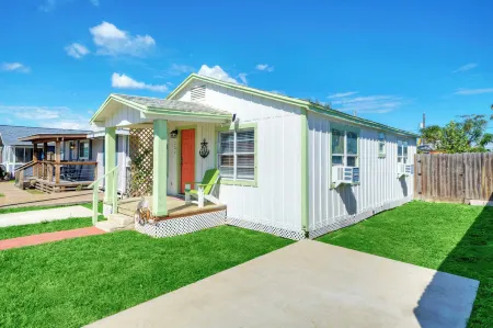 Rock the Boat by AvantStay 5 Blocks to Beach