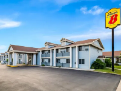 Super 8 by Wyndham la Crosse Hotels in La Crosse