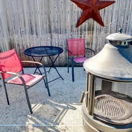 Pool Hot Tub Game Room Arcade Fast Wi-Fi Fire Pit Dog Friendly!
