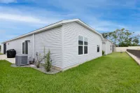 Spacious Living and Close to Golf Courses - Charming Sunny Villa