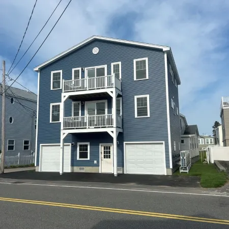 10 Second Walk to Beach:Rare Top Floor Atlantic Ave Pet Friendly Oceanview Condo