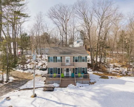 Windham Wind Down-Dock, Kayaks, SUPs, Fishing Rods Hotels in Windham