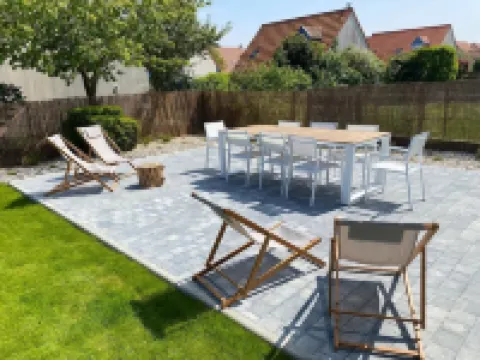 Pleasant house in quiet neighborhood with garage and fenced garden. Hotels in Wissant