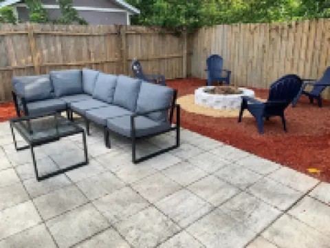 King Bed Escape: Private Patio, Grill, Fire Pit Near Everything in Orlando Hotels near Englewood Park