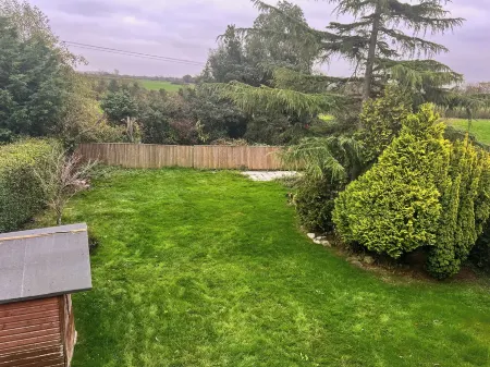 Cosy home in Brigsley, Close to Grimsby & Cleethorpes Отели в г. Гримсби