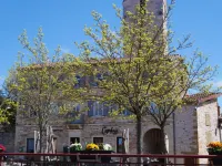 Cosy studio in the heart of the village of Chazay Hotels in Chazay-d'Azergues