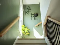 Lakeview Modern Stay Near Beaches, GOTL, and Spire Hotels in Ashtabula