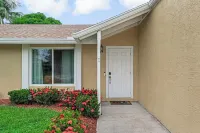 Beautiful home, close proximity to golf, shopping, dining, parks and hospitals