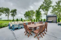 Fire Pits, Views & Yard: Luxe Mt Horeb Getaway! - Homestays