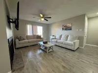 Glenmeadow Retreat 2BR Sleeps 6!