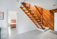 MCM Beach house in exclusive Amagansett dunes minutes from beach path