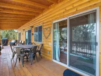 Charming 2-bedroom Cabin with WiFi, Wood Stove and AC in serene Heber-Overgaard! Ξενοδοχεία στην πόλη Heber