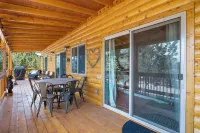 Charming 2-bedroom Cabin with WiFi, Wood Stove and AC in serene Heber-Overgaard!