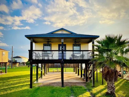 Anchors a-Wave - remodeled, cozy 3/2 home is ready for your coastal vacation