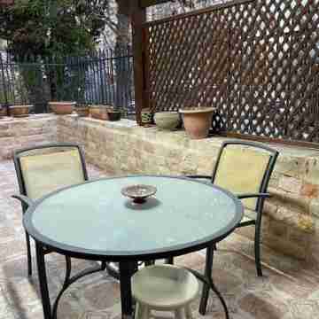 Apartment in the heart of JLM with XL terrace 2 steps from the train-bus-tram Central Station. Hotel Exterior