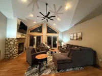 The Lakeview House-Stunning Views-Game Room