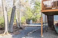 Relaxing Getaway: Entire 3-BR Home w/ Fireplace