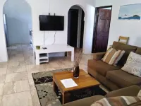 Sunwings apartment with rooftop terrace Hotels in Clifton