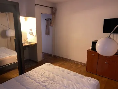 Studio à Talence Idéal Pour Séjour Saisonnier ! Hotels near E.Leclerc Talence