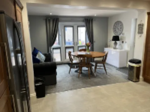 Modern 3 Bedroom Property in Quiet Location