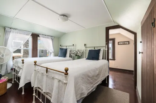 Bright Coastal Apartment in the center of Quaint New England Sea Town