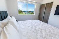 Families&Couples Deluxe Ocean-View Apt 2min walk Mantas Beach 1.5hr from SanJose