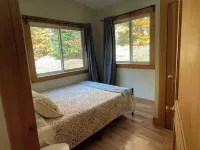 Frank Lloyd Wright Inspired, Private, Mountain Views, Easy Access & Parking