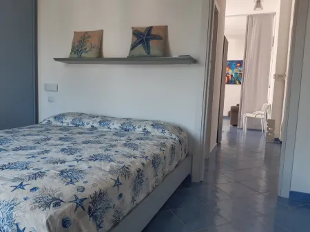 Elegant and comfortable apartment with terrace and swimming pool Отели в г. Прочида