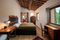 Relax in the Green, in the Municipality of Monteriggioni Just 7 km from Siena