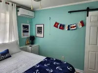 Charming 2 BR cottage in Great Guana Cay short walk to beach,  AC WiFi Generator فنادق في Great Guana Cay