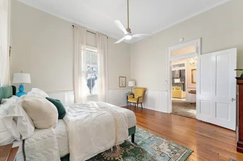 Charming 3-bedroom historic 1888 cottage located in downtown Abbeville Hotels in Abbeville
