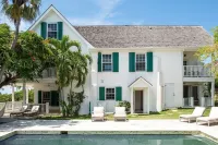 Buccaneer Hill 6 Bedroom Home - parking