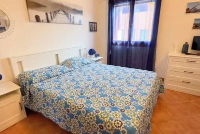 Bibi House. Hotels near Porto Istana Beach